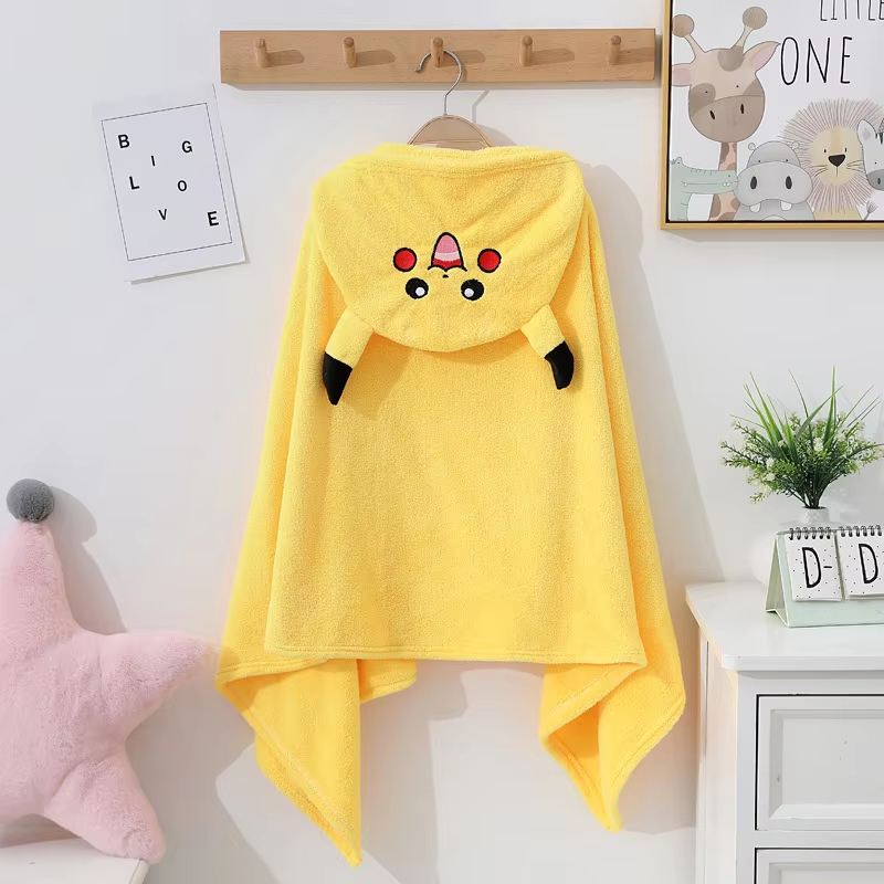 かわいいピカチュウぬいぐるみフランネル子供用バスタオル漫画ワ - Hooded Bath Towel のレビューと価格