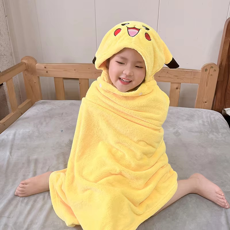 かわいいピカチュウぬいぐるみフランネル子供用バスタオル漫画ワ - Hooded Bath Towel のレビューと価格