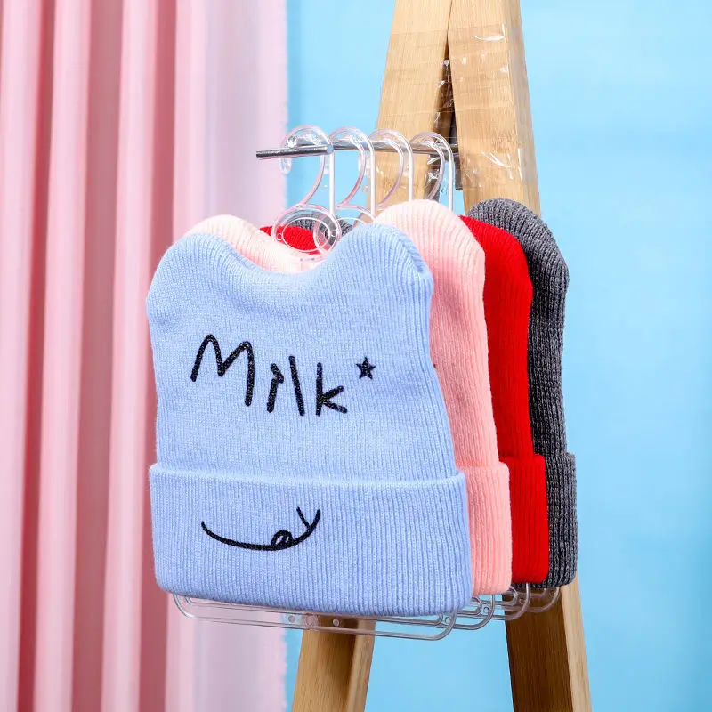 シンプルな帽子陳列ラック ベビー・子供・大人用 ニット製パー - Baby Clothing Stores のレビューと価格