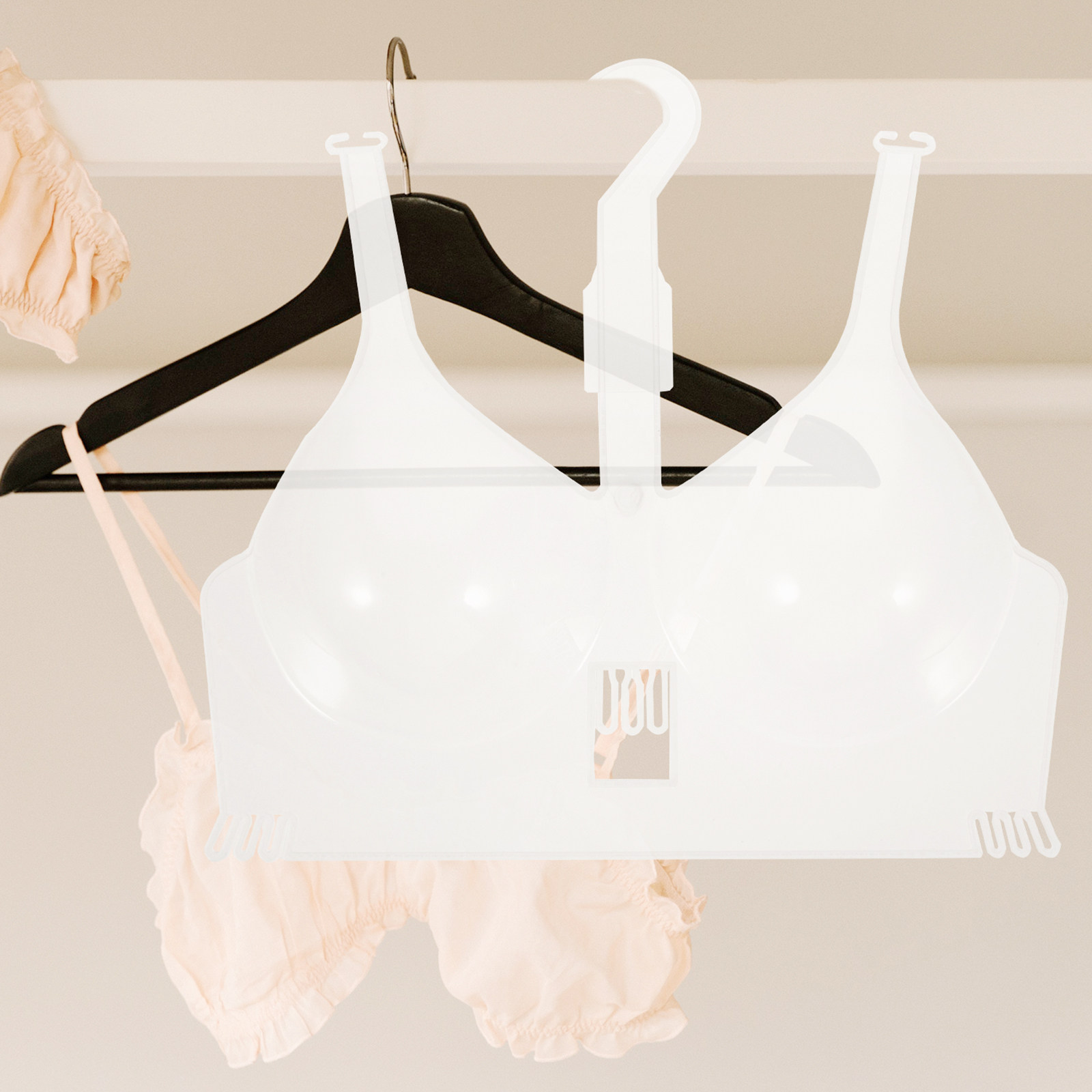 ブラジャー展示用の男性用マネキン2個。プラスチック製で、軽量 - Baby Clothing Stores のレビューと価格